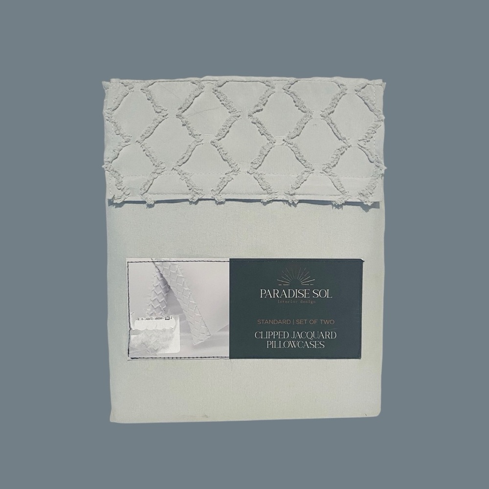 NWT Paradise Sol Set of 2 Clipped Jacquard Pillowcases Standard Size Dove Grey